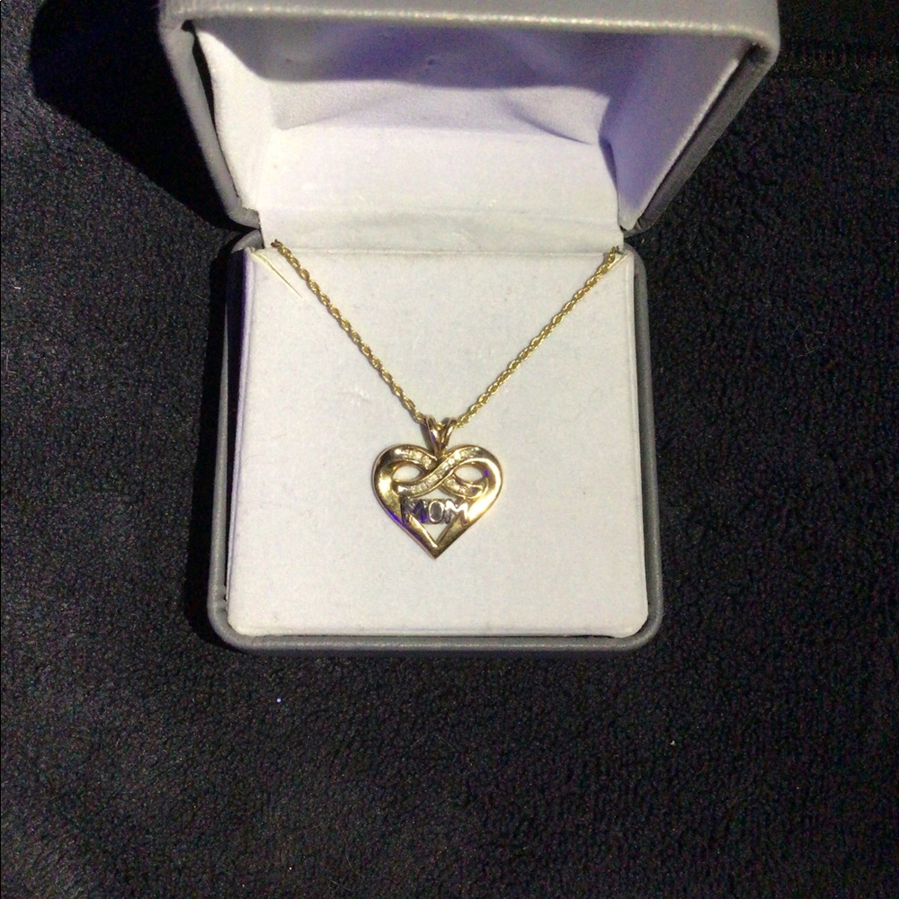 10k gold mom heart necklace w/ real diamonds